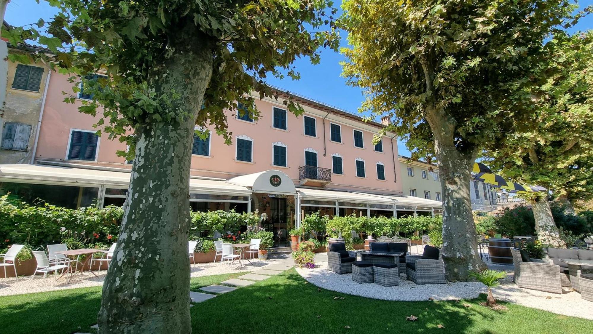 Ristorante Albergo Corona Novi Ligure Buitenkant foto